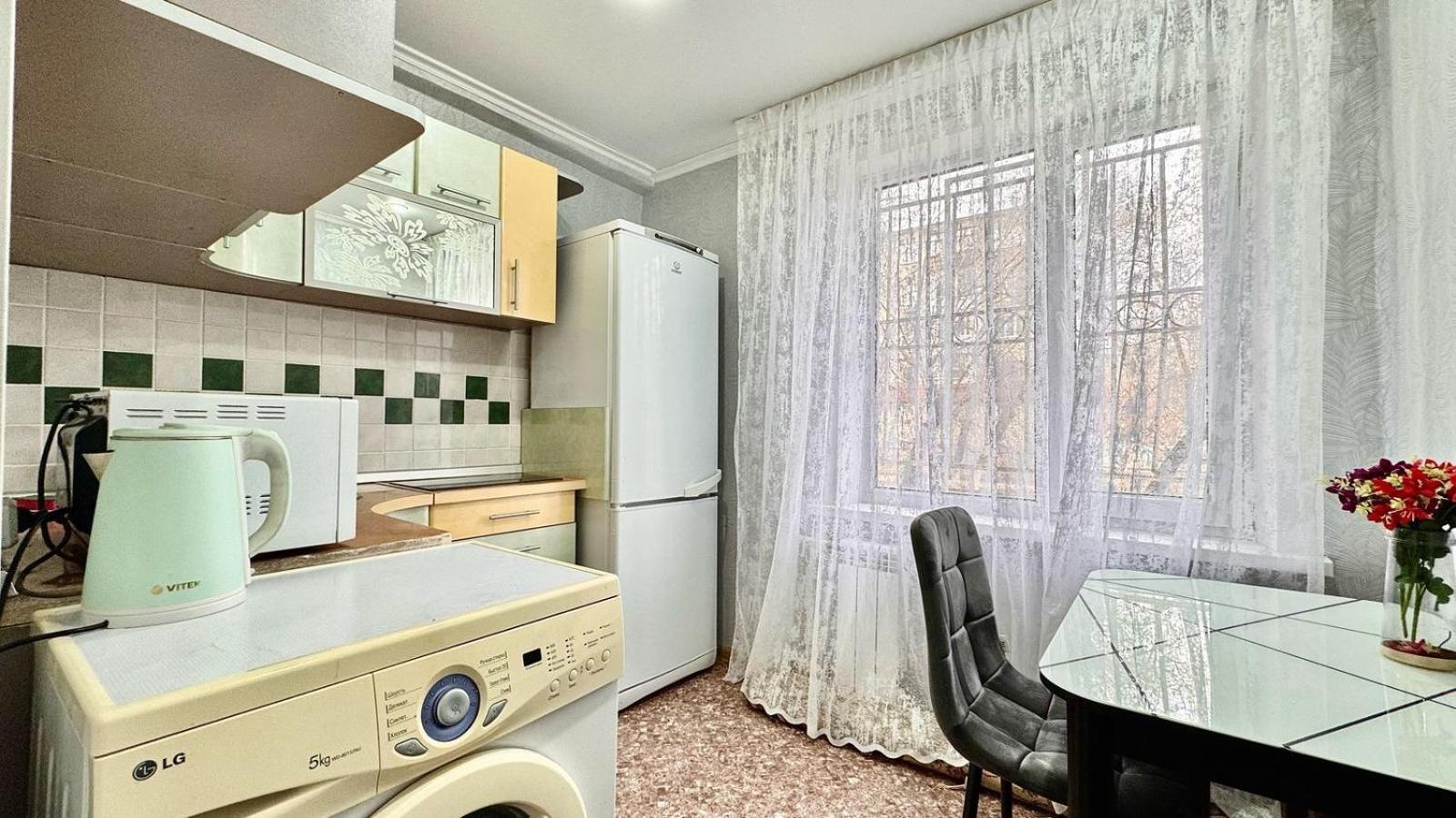 В Центре Павлодара Светлая Квартира Exterior photo