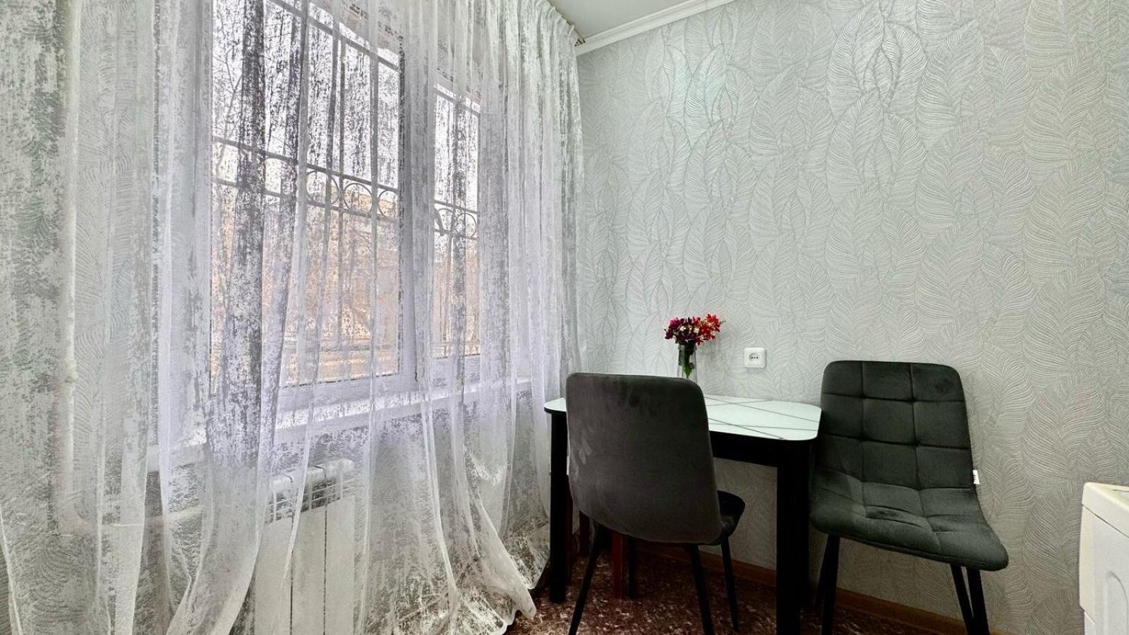 В Центре Павлодара Светлая Квартира Exterior photo